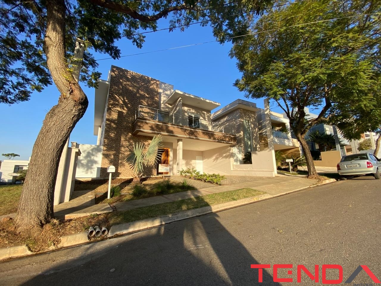 Casa, 4 quartos, 305 m² - Foto 1