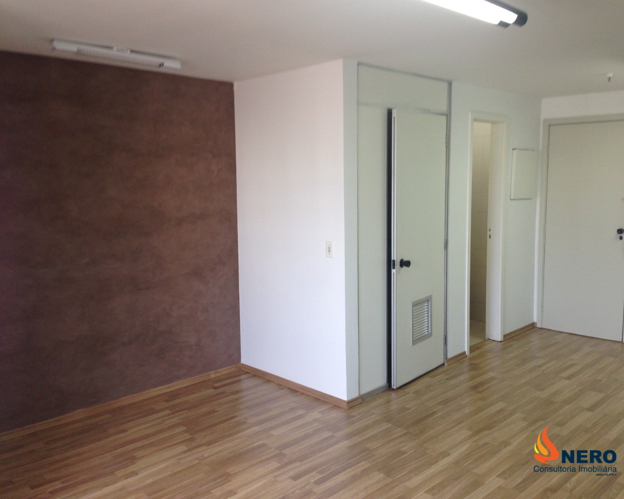 SALA COMERCIAL CHÁCARA SANTO ANTÔNIO, 35 METROS, 1 VAGA.