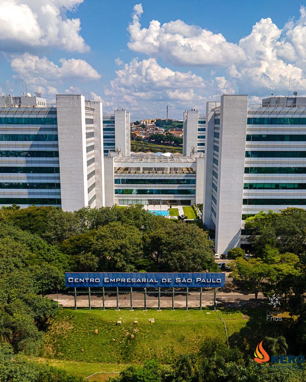 Oportunidade Imperdível: Conjunto Comercial com 28 Vagas de Garagem no CENESP, Jardim São Luís, São Paulo-SP!