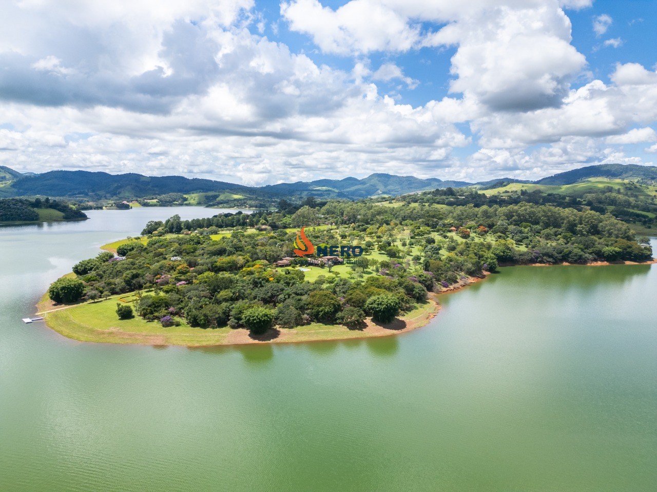 Oportunidade única: Sitio de 102.794m² à venda em Piracaia-SP!
