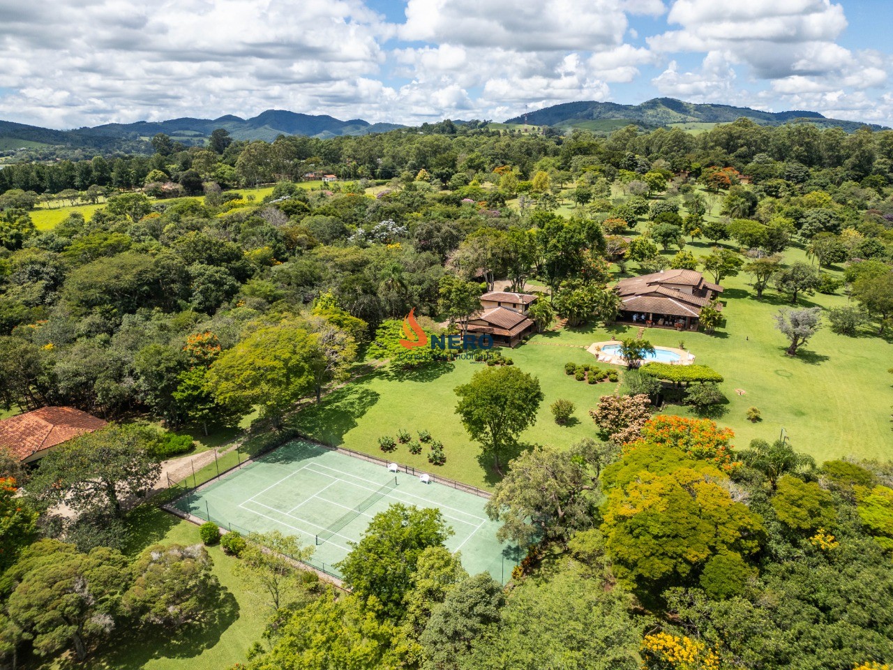 Oportunidade única: Sitio de 102.794m² à venda em Piracaia-SP!