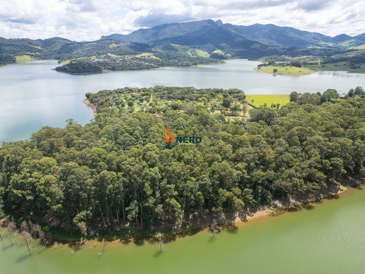 Oportunidade única: Sitio de 102.794m² à venda em Piracaia-SP!