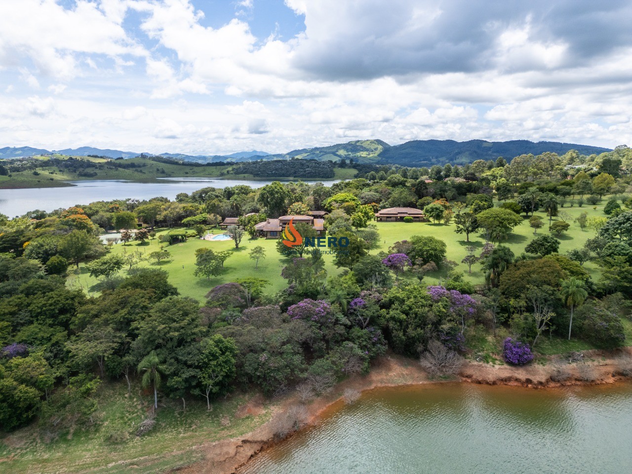 Oportunidade única: Sitio de 102.794m² à venda em Piracaia-SP!