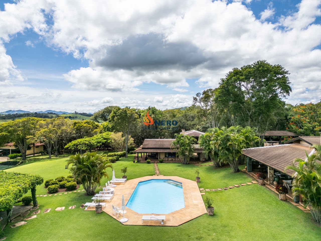 Oportunidade única: Sitio de 102.794m² à venda em Piracaia-SP!