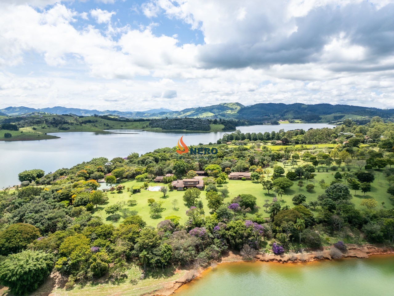 Oportunidade única: Sitio de 102.794m² à venda em Piracaia-SP!