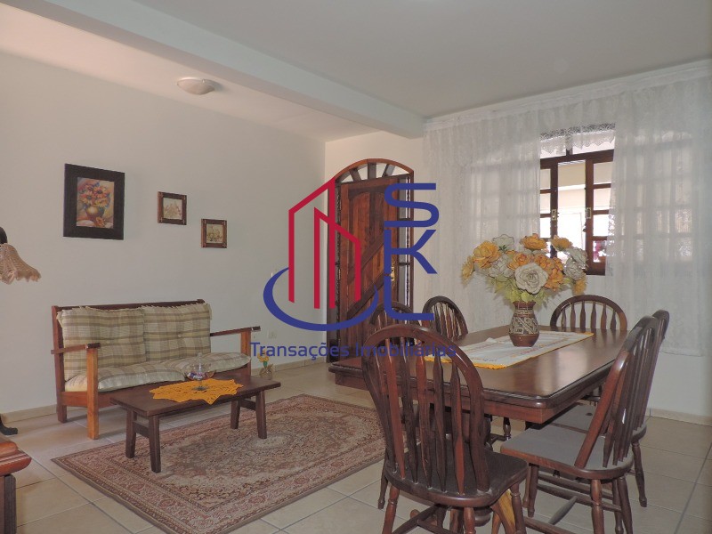 Casa, 3 quartos, 287 m² - Foto 1