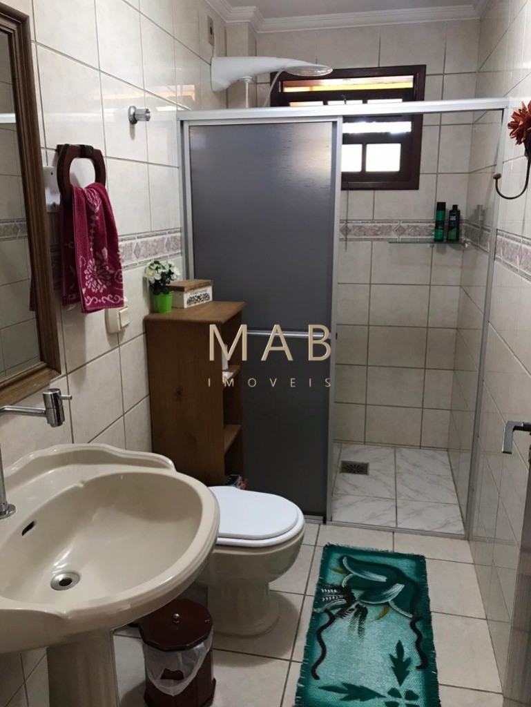 Imperdível casa à venda em Florianópolis-SC, bairro Ingleses: 5 quartos, 1 suíte, 3 salas, 4 banheiros, 3 vagas, 225m².
