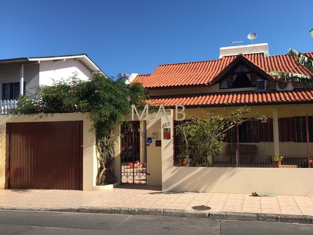 Imperdível casa à venda em Florianópolis-SC, bairro Ingleses: 5 quartos, 1 suíte, 3 salas, 4 banheiros, 3 vagas, 225m².