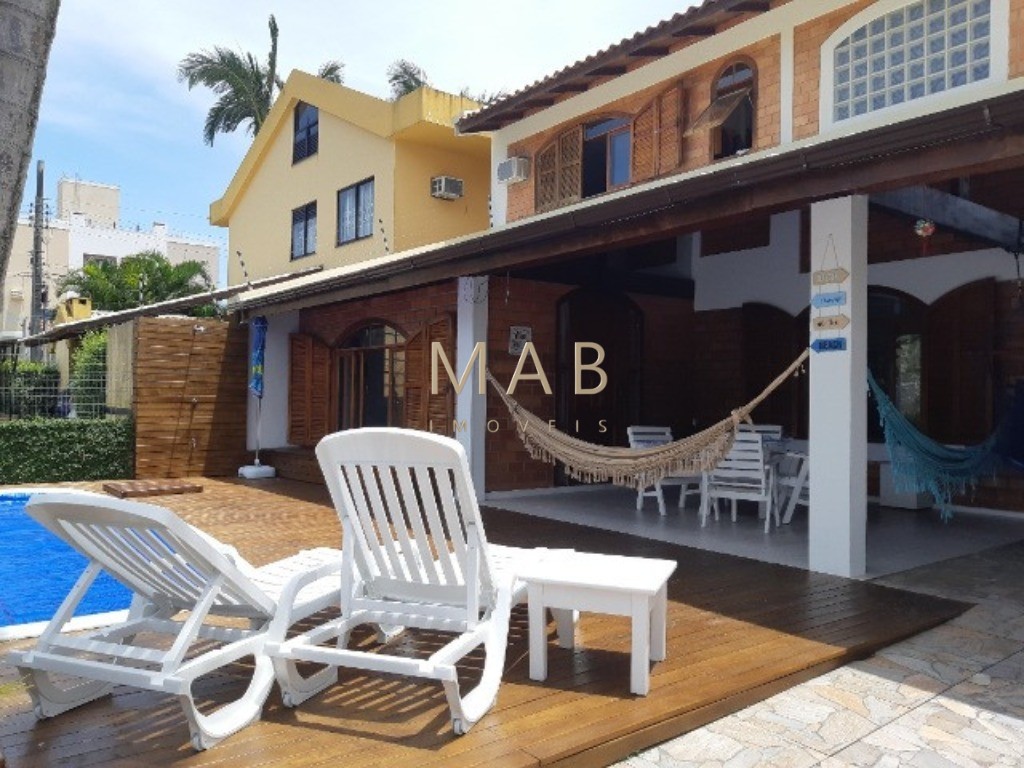 Linda e Aconchegante Casa à VENDA em Canasvieiras - Florianópolis SC!