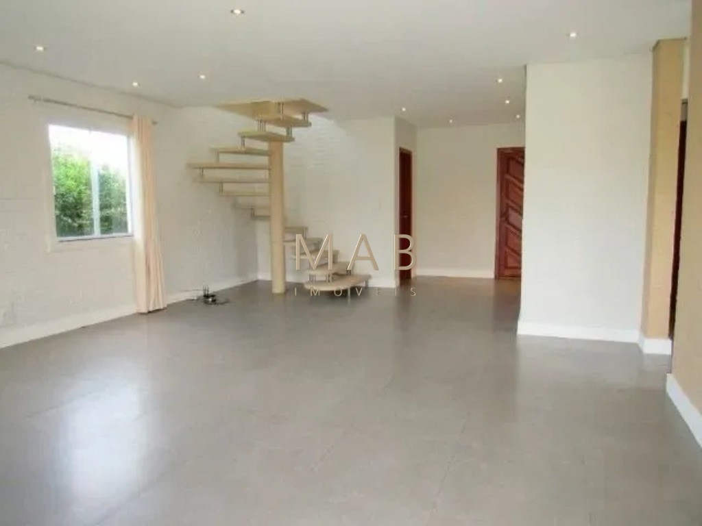 Casa em Condomínio de Alto Padrão em São João do Rio Vermelho - Florianópolis-SC: 4 quartos, 2 suítes, 2 salas, 3 banheiros, 1 vaga, 200m².