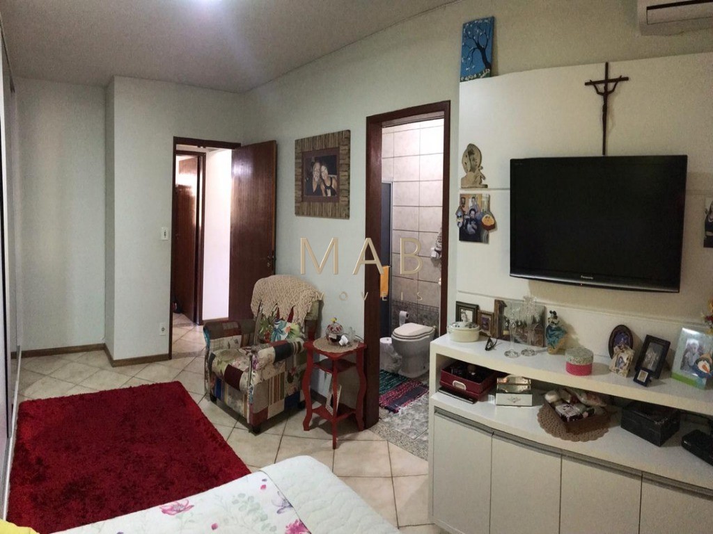 Imperdível casa à venda em Florianópolis-SC, bairro Ingleses: 5 quartos, 1 suíte, 3 salas, 4 banheiros, 3 vagas, 225m².