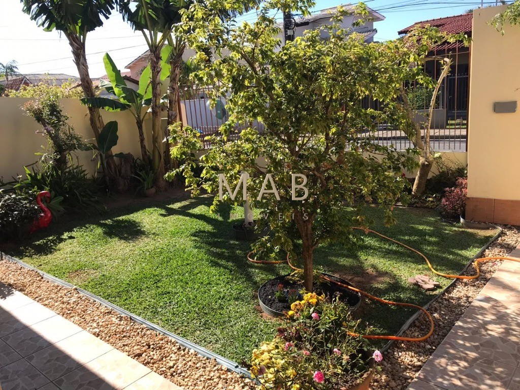 Imperdível casa à venda em Florianópolis-SC, bairro Ingleses: 5 quartos, 1 suíte, 3 salas, 4 banheiros, 3 vagas, 225m².