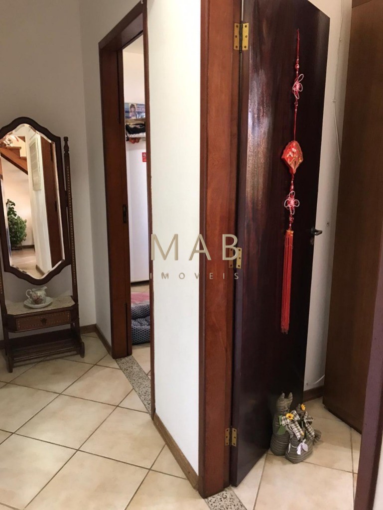 Imperdível casa à venda em Florianópolis-SC, bairro Ingleses: 5 quartos, 1 suíte, 3 salas, 4 banheiros, 3 vagas, 225m².