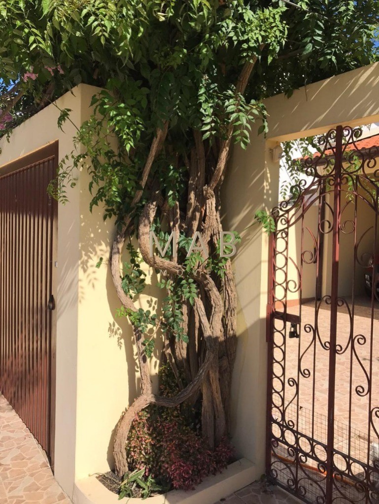 Imperdível casa à venda em Florianópolis-SC, bairro Ingleses: 5 quartos, 1 suíte, 3 salas, 4 banheiros, 3 vagas, 225m².