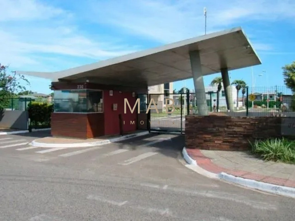 Casa em Condomínio de Alto Padrão em São João do Rio Vermelho - Florianópolis-SC: 4 quartos, 2 suítes, 2 salas, 3 banheiros, 1 vaga, 200m².