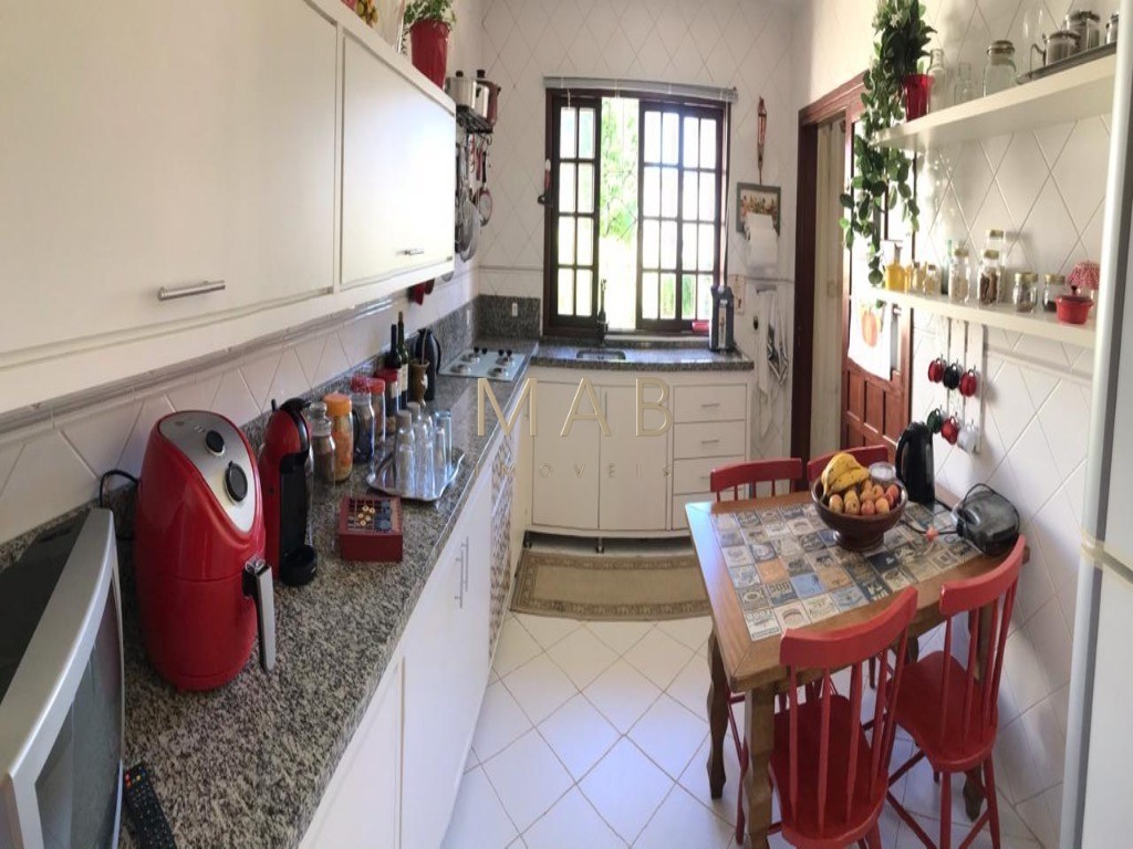 Imperdível casa à venda em Florianópolis-SC, bairro Ingleses: 5 quartos, 1 suíte, 3 salas, 4 banheiros, 3 vagas, 225m².