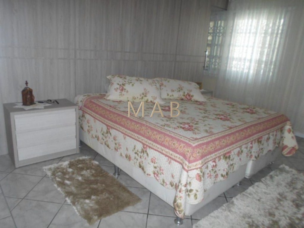 Casa Térrea à Venda em Boa Localização do Bairro Ingleses - Florianópolis/SC!