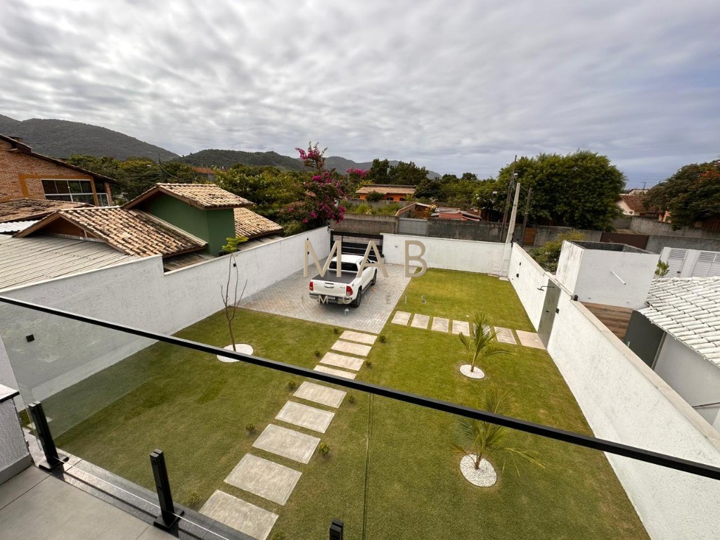Te convido para conhecer seu mais novo lar!! Casa com 4 dormitórios sendo 1 suíte, SEMIMOBILIADA, para Venda no Bairro Rio Vermelho em Florianópolis!