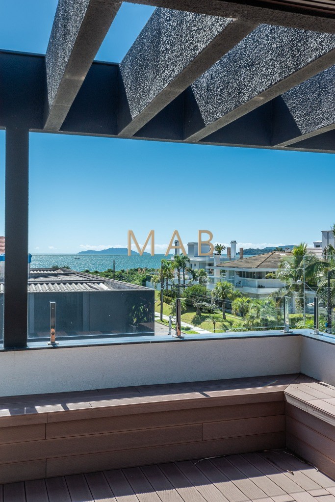 Casa de Altíssimo Padrão com 4 Pavimentos à Venda em Jurerê Internacional, Florianópolis SC!!