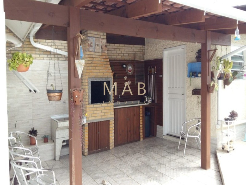 Casa Térrea à Venda em Boa Localização do Bairro Ingleses - Florianópolis/SC!