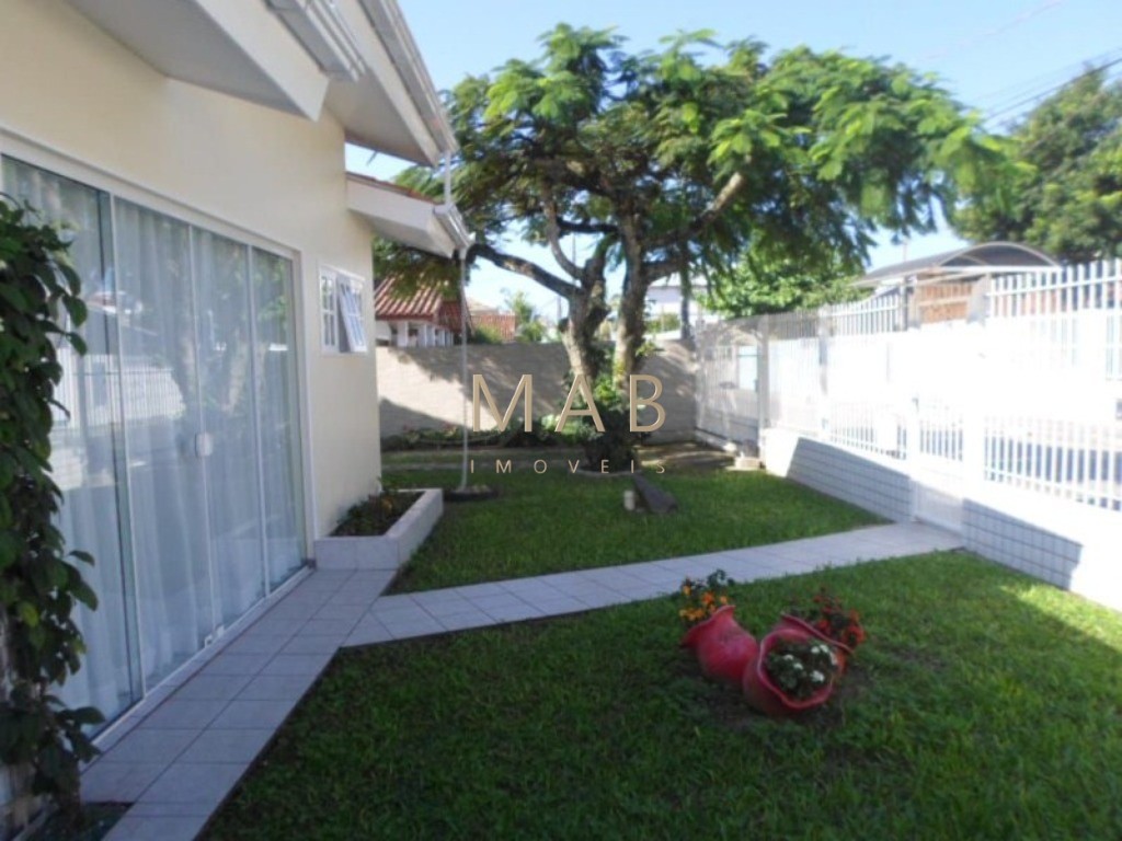 Casa Térrea à Venda em Boa Localização do Bairro Ingleses - Florianópolis/SC!