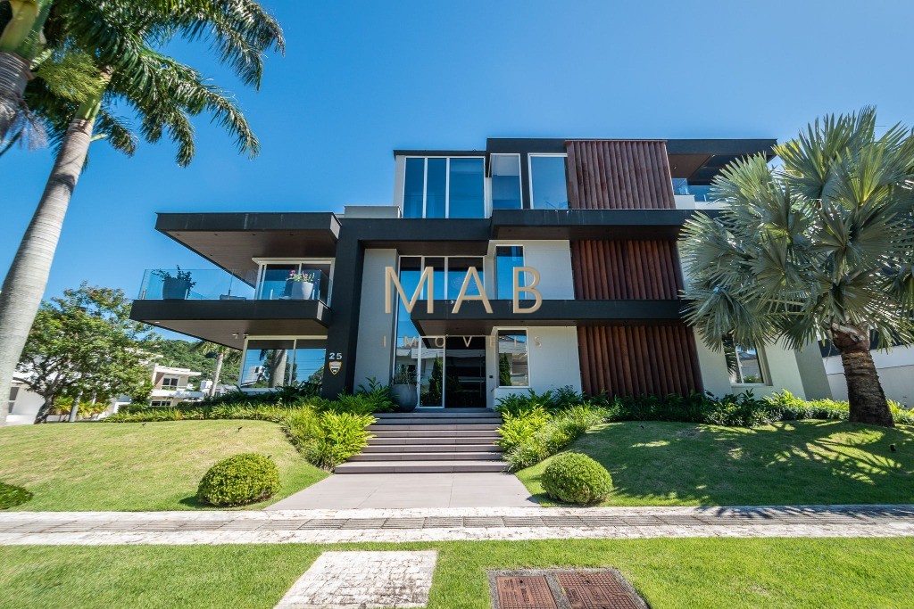 Casa de Altíssimo Padrão com 4 Pavimentos à Venda em Jurerê Internacional, Florianópolis SC!!