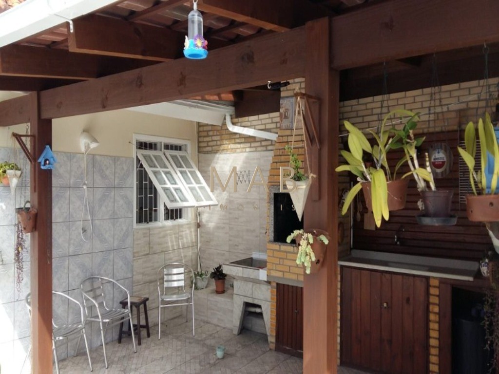 Casa Térrea à Venda em Boa Localização do Bairro Ingleses - Florianópolis/SC!