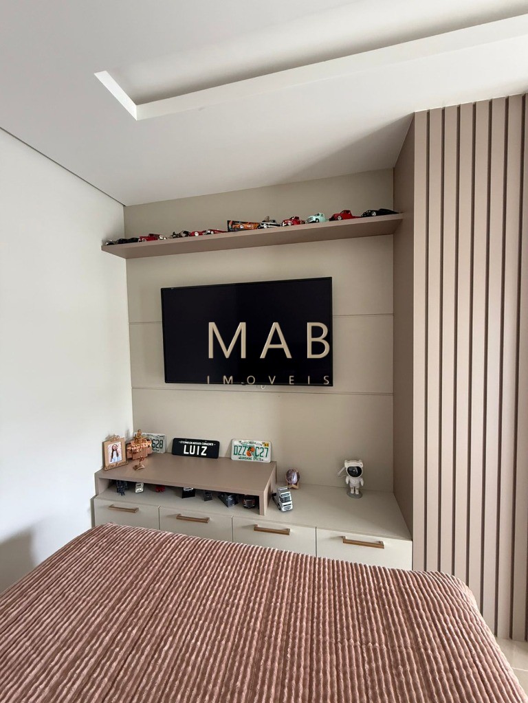 Imponente Casa de Luxo em Condomínio nos Ingleses, Florianópolis-SC: 5 quartos, 3 suítes, 3 salas, 5 banheiros, 424m² de área.