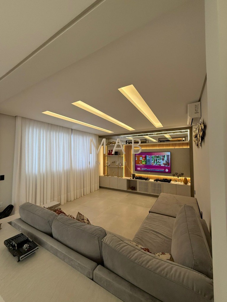 Imponente Casa de Luxo em Condomínio nos Ingleses, Florianópolis-SC: 5 quartos, 3 suítes, 3 salas, 5 banheiros, 424m² de área.