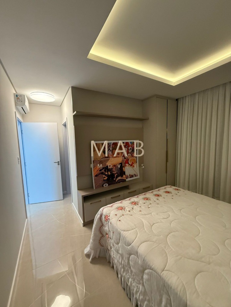 Imponente Casa de Luxo em Condomínio nos Ingleses, Florianópolis-SC: 5 quartos, 3 suítes, 3 salas, 5 banheiros, 424m² de área.
