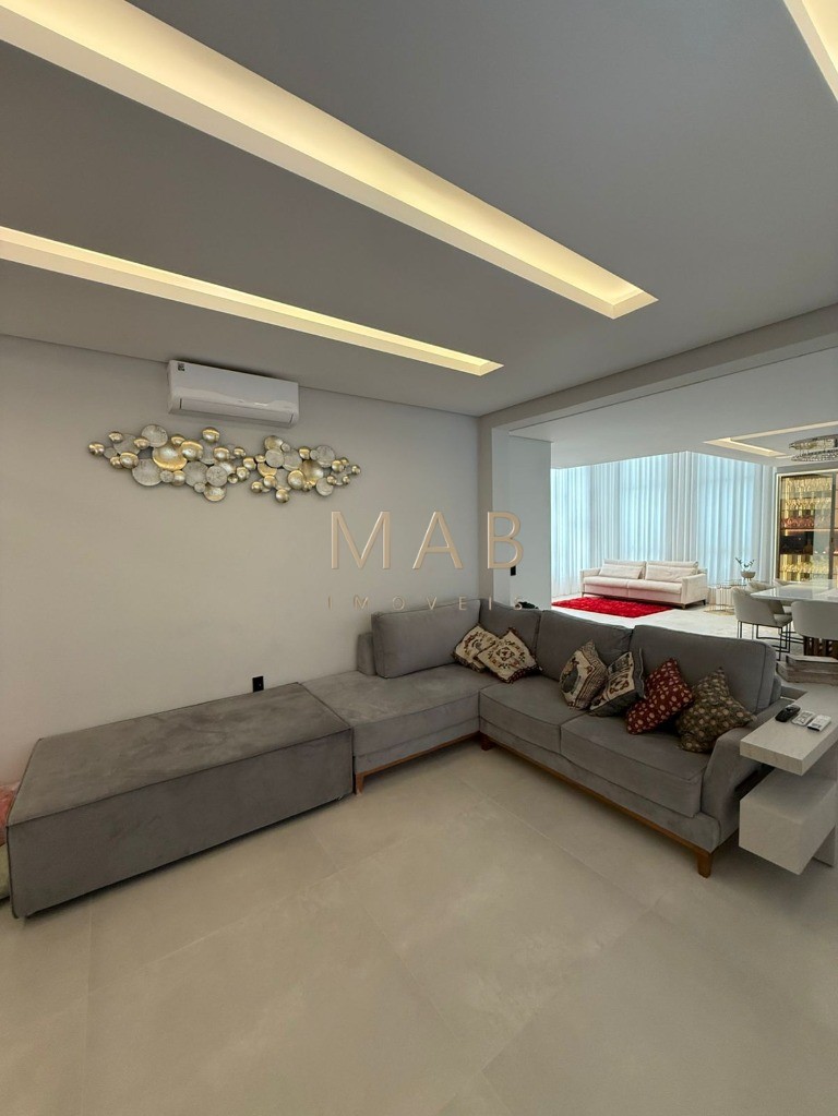 Imponente Casa de Luxo em Condomínio nos Ingleses, Florianópolis-SC: 5 quartos, 3 suítes, 3 salas, 5 banheiros, 424m² de área.