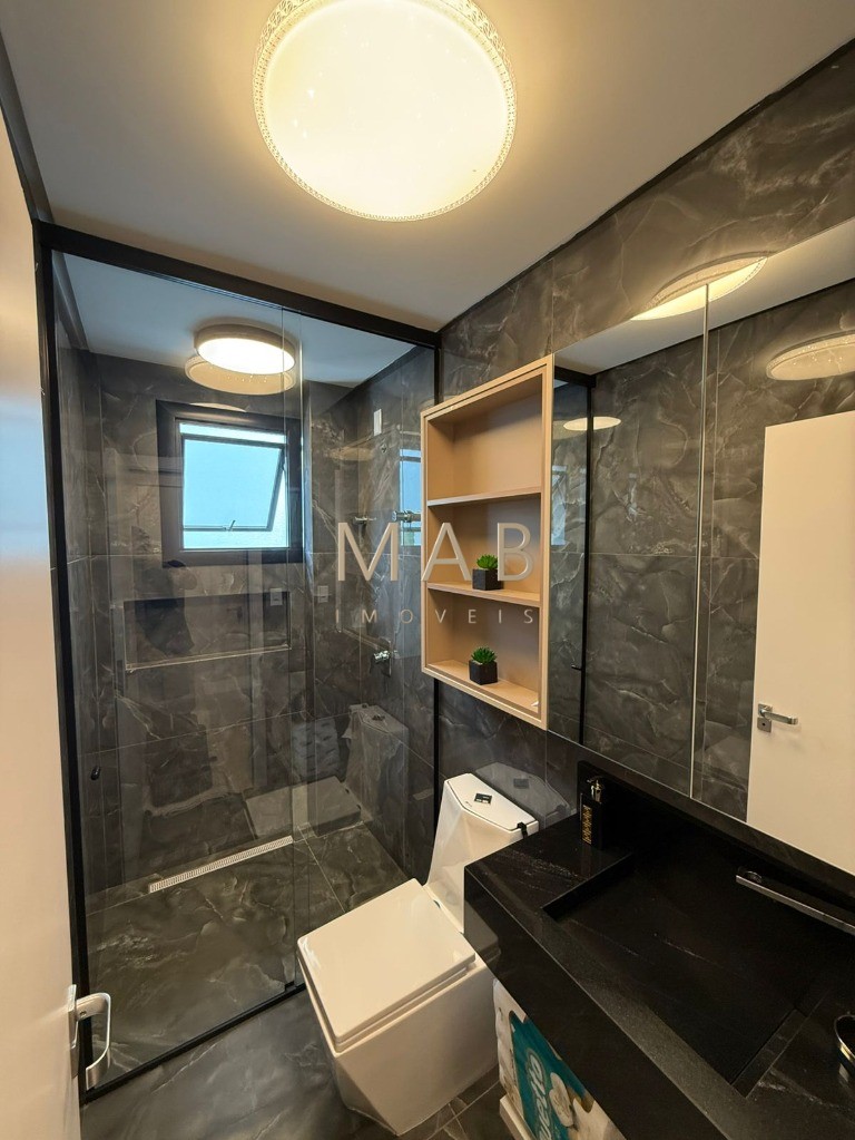 Imponente Casa de Luxo em Condomínio nos Ingleses, Florianópolis-SC: 5 quartos, 3 suítes, 3 salas, 5 banheiros, 424m² de área.