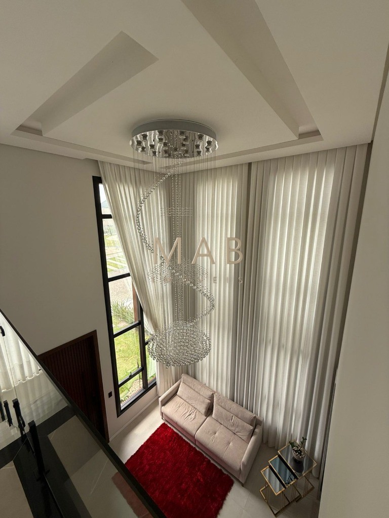 Imponente Casa de Luxo em Condomínio nos Ingleses, Florianópolis-SC: 5 quartos, 3 suítes, 3 salas, 5 banheiros, 424m² de área.