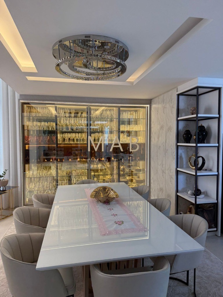 Imponente Casa de Luxo em Condomínio nos Ingleses, Florianópolis-SC: 5 quartos, 3 suítes, 3 salas, 5 banheiros, 424m² de área.