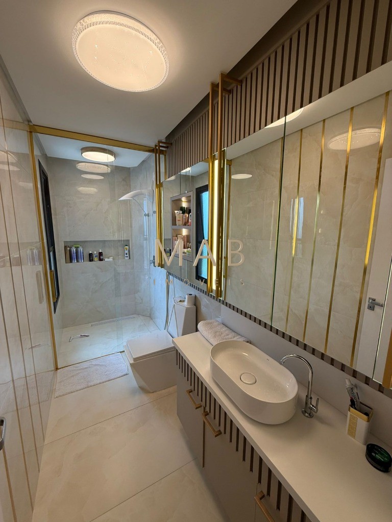 Imponente Casa de Luxo em Condomínio nos Ingleses, Florianópolis-SC: 5 quartos, 3 suítes, 3 salas, 5 banheiros, 424m² de área.