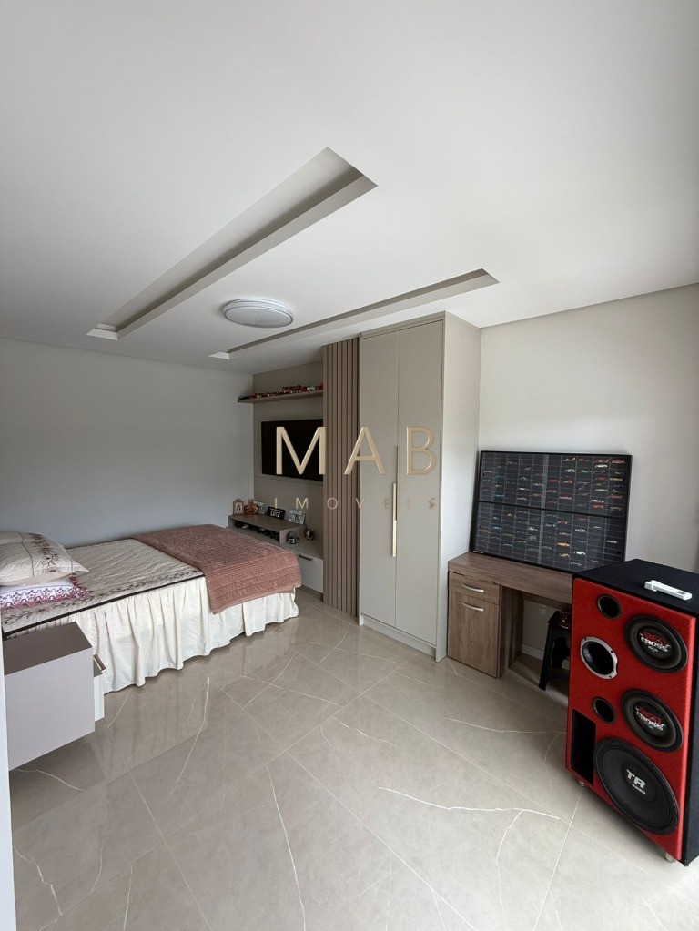Imponente Casa de Luxo em Condomínio nos Ingleses, Florianópolis-SC: 5 quartos, 3 suítes, 3 salas, 5 banheiros, 424m² de área.
