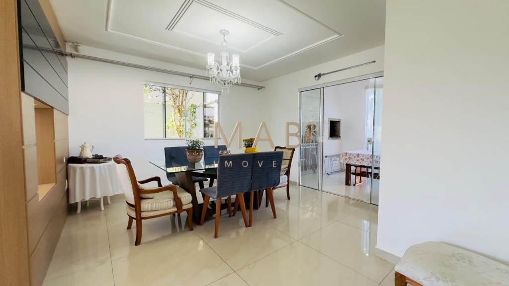 Imperdível Casa à Venda: 4 Quartos, 4 Suítes, 1 Sala, 5 Banheiros, 3 Vagas de Garagem em Ingleses do Rio Vermelho, Florianópolis-SC!