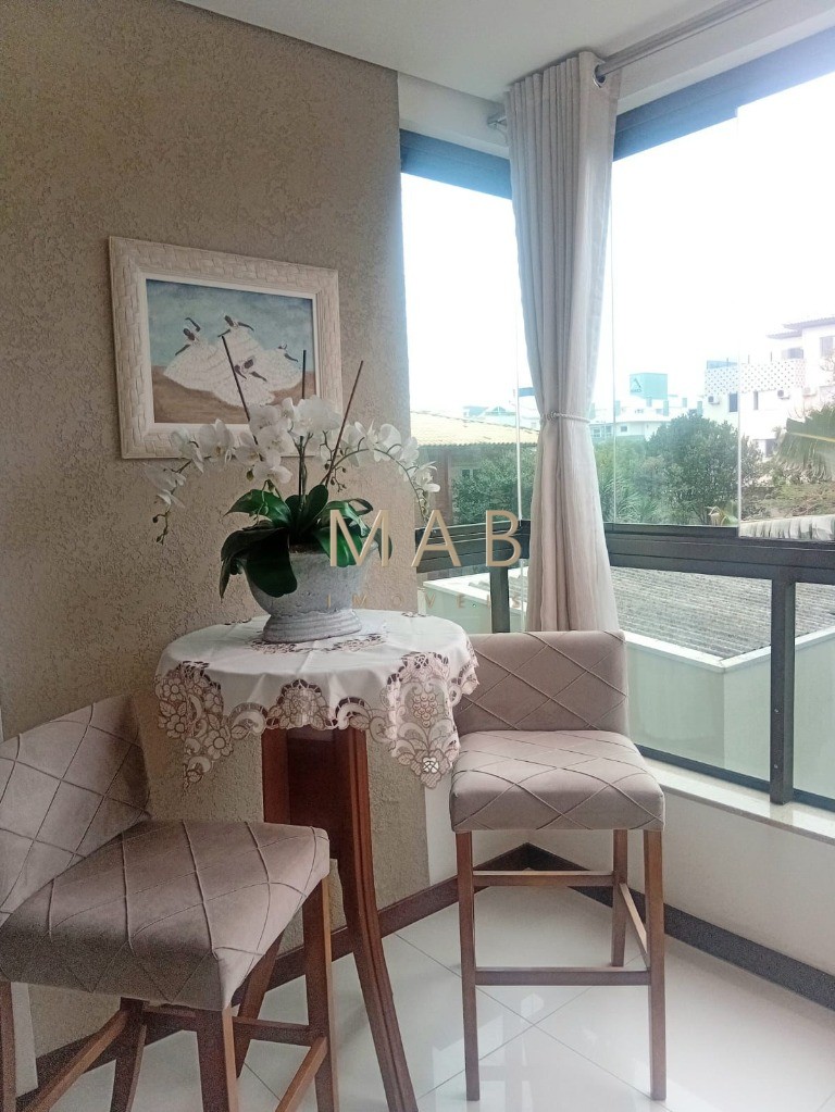 Apartamento à venda em Florianópolis-SC, Ingleses do Rio Vermelho: 2 quartos, 1 suíte, 1 sala, 2 banheiros, 1 vaga de garagem, 78m². Aproveite!