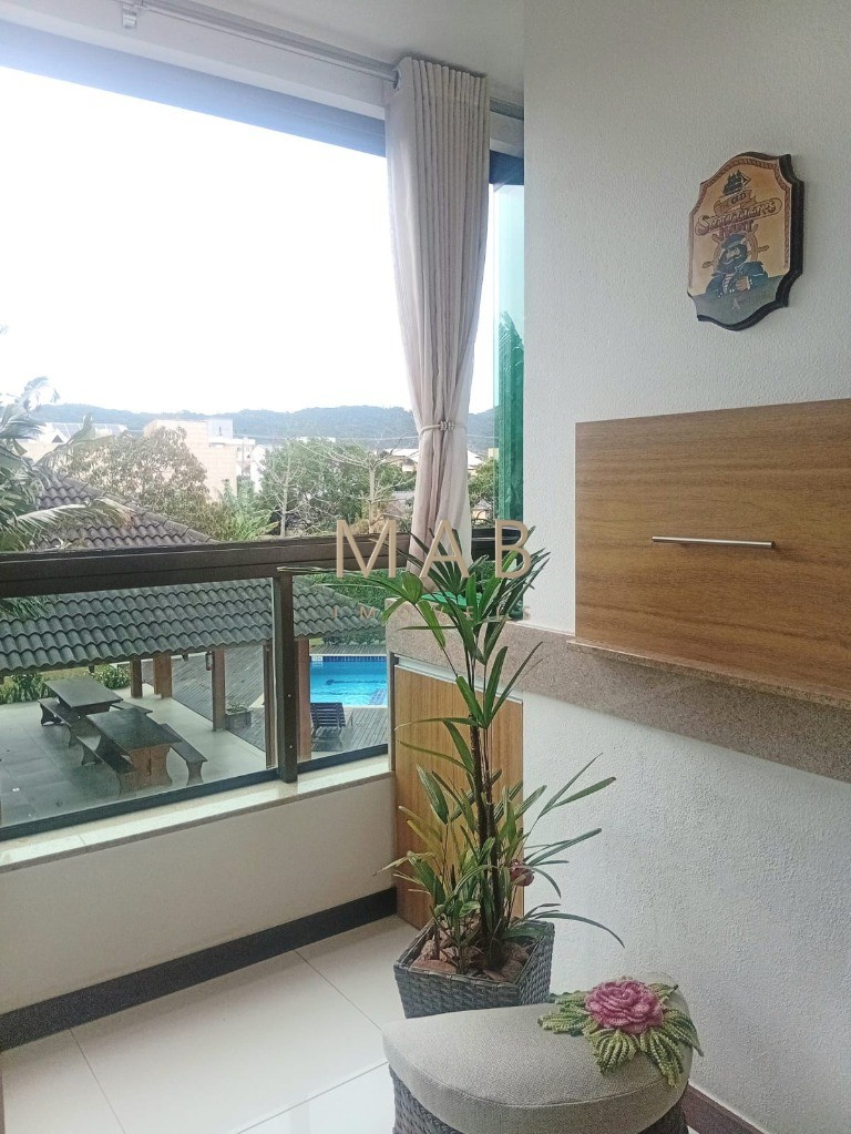 Apartamento à venda em Florianópolis-SC, Ingleses do Rio Vermelho: 2 quartos, 1 suíte, 1 sala, 2 banheiros, 1 vaga de garagem, 78m². Aproveite!