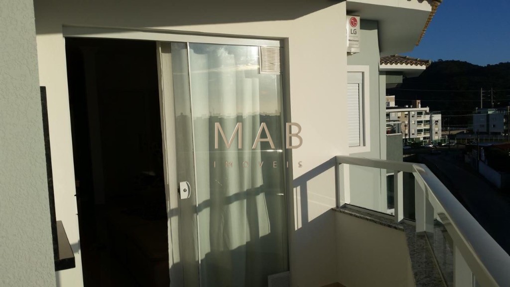 Apartamento à venda em Florianópolis-SC, Ingleses do Rio Vermelho: 1 quarto, 1 suíte, 1 sala, 2 banheiros, 1 vaga, 18m².