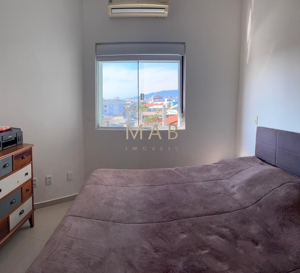Apartamento à venda em Florianópolis-SC, Ingleses do Rio Vermelho: 1 quarto, 1 suíte, 1 sala, 2 banheiros, 1 vaga, 18m².