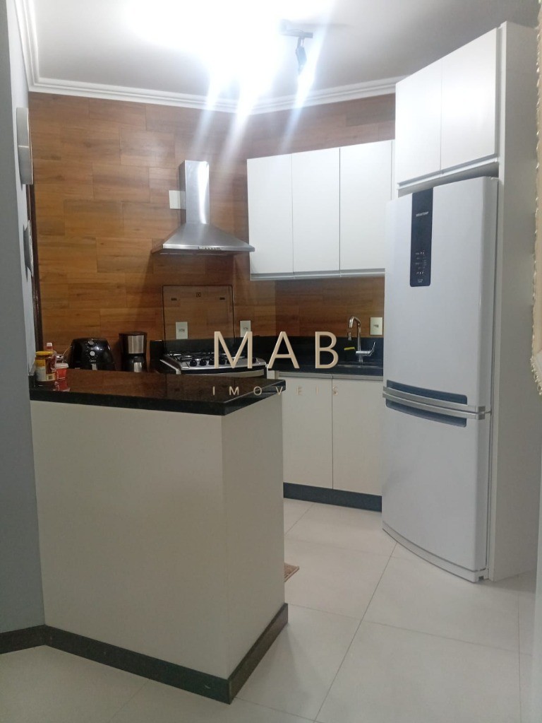 Apartamento à venda em Florianópolis-SC, Ingleses do Rio Vermelho: 2 quartos, 1 suíte, 1 sala, 2 banheiros, 1 vaga de garagem, 78m². Aproveite!