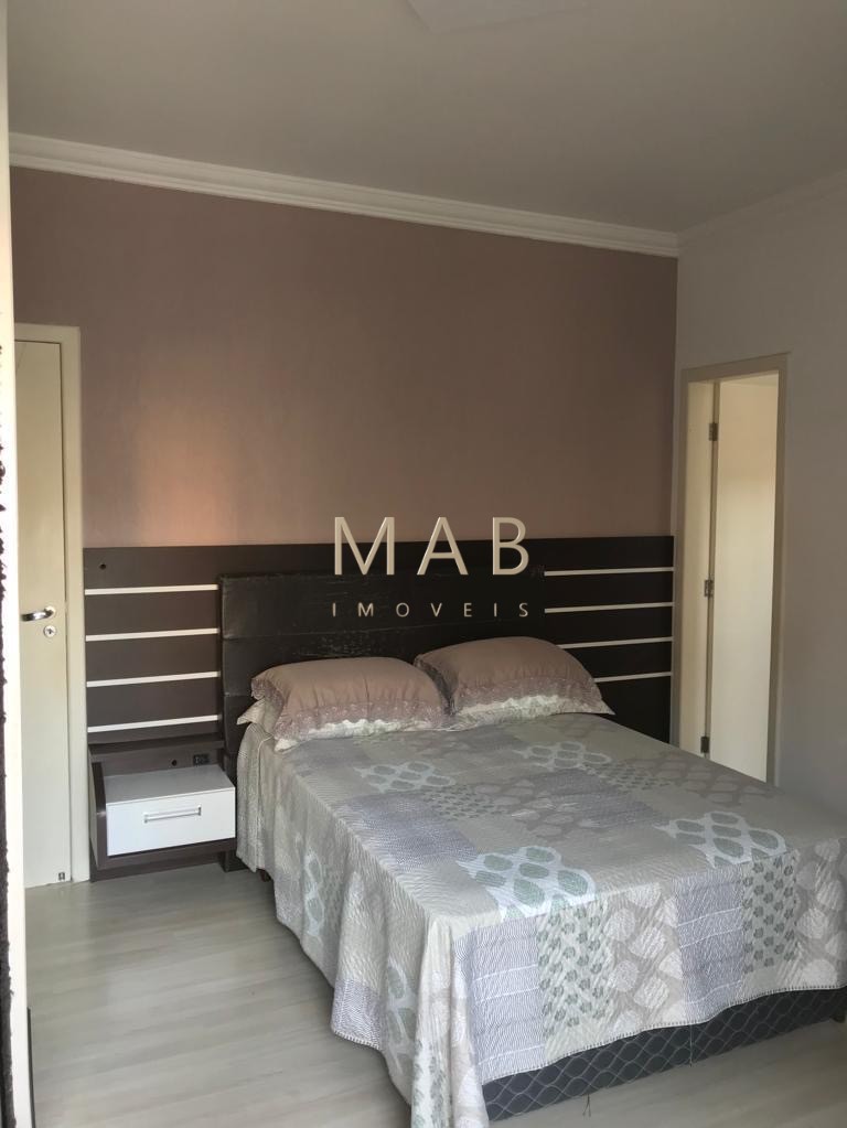 Imperdível Casa à Venda: 4 Quartos, 4 Suítes, 1 Sala, 5 Banheiros, 3 Vagas de Garagem em Ingleses do Rio Vermelho, Florianópolis-SC!