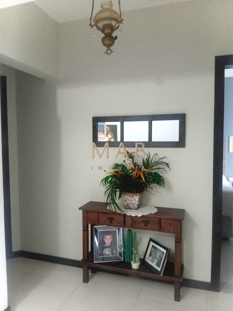 Apartamento à venda em Florianópolis-SC, Ingleses do Rio Vermelho: 2 quartos, 1 suíte, 1 sala, 2 banheiros, 1 vaga de garagem, 78m². Aproveite!