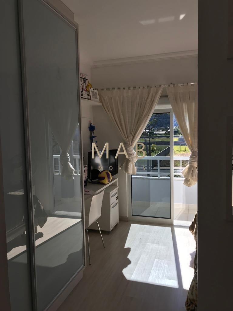 Imperdível Casa à Venda: 4 Quartos, 4 Suítes, 1 Sala, 5 Banheiros, 3 Vagas de Garagem em Ingleses do Rio Vermelho, Florianópolis-SC!