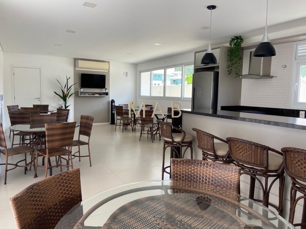 Cobertura de luxo à venda em Florianópolis-SC, Ingleses do Rio Vermelho: 3 quartos, 1 suíte, 1 sala, 2 banheiros, 2 vagas, 273m².