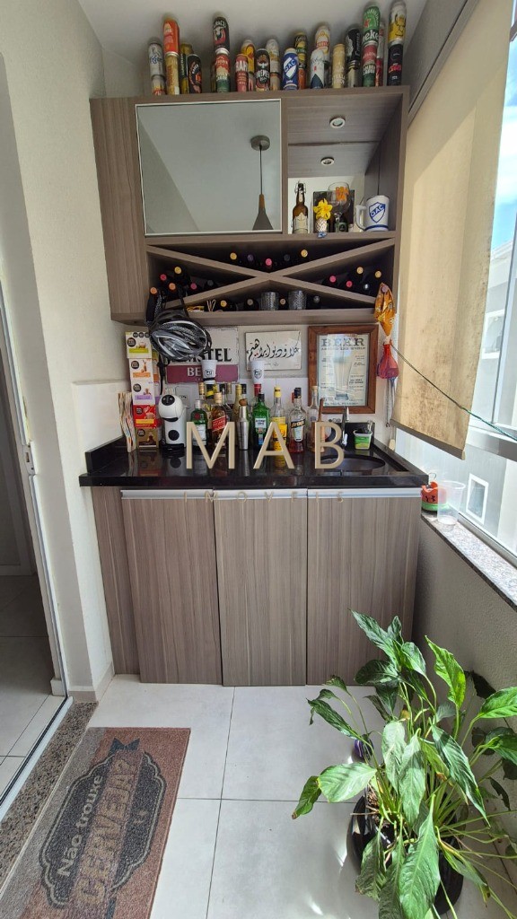 Apartamento SEMIMOBILIADO à venda em Florianópolis-SC, Ingleses do Rio Vermelho: 2 quartos sendo 1 suíte, 77m², 1 vaga na garagem!