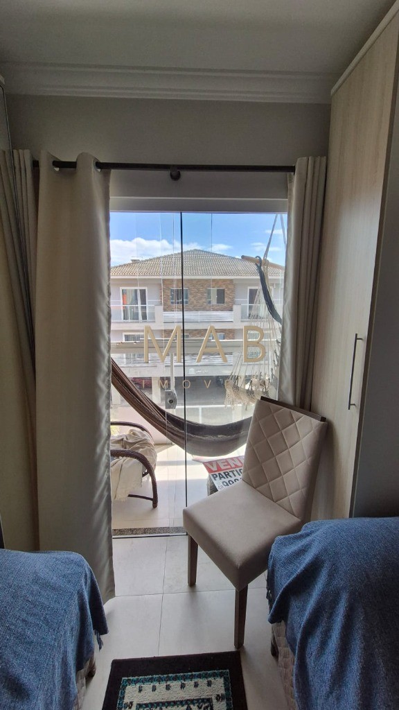 Apartamento SEMIMOBILIADO à venda em Florianópolis-SC, Ingleses do Rio Vermelho: 2 quartos sendo 1 suíte, 77m², 1 vaga na garagem!