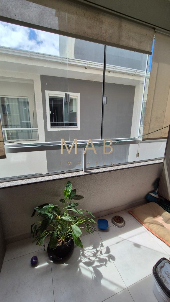 Apartamento SEMIMOBILIADO à venda em Florianópolis-SC, Ingleses do Rio Vermelho: 2 quartos sendo 1 suíte, 77m², 1 vaga na garagem!