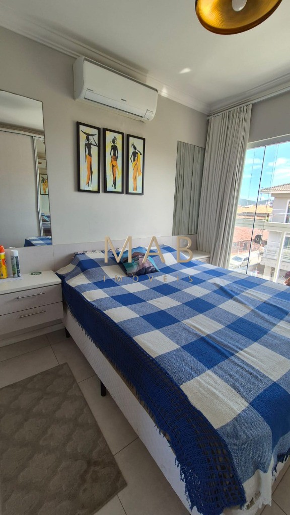 Apartamento SEMIMOBILIADO à venda em Florianópolis-SC, Ingleses do Rio Vermelho: 2 quartos sendo 1 suíte, 77m², 1 vaga na garagem!